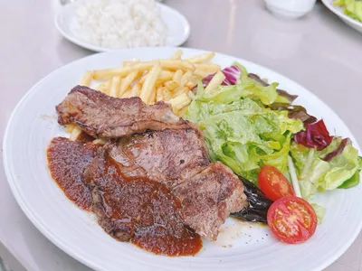 ステーキ.テラス.昼食
