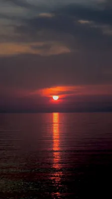 夕暮れの美しい海のサンセット