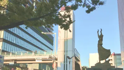 セントシティ東側の銅像1