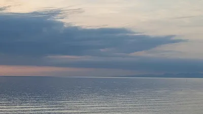 黒雲の海岸