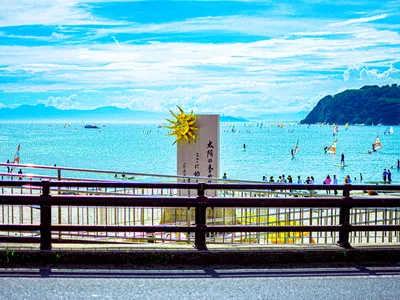逗子海岸 太陽の季節碑