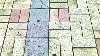 セントシティー下のタイル