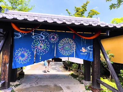 花火の暖簾