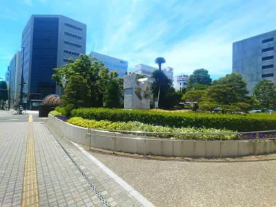 都市のオアシス：緑豊かな公園