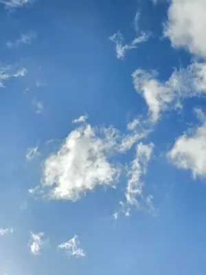 綺麗な青空と白い雲