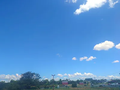 澄み渡る青空と穏やかな風景